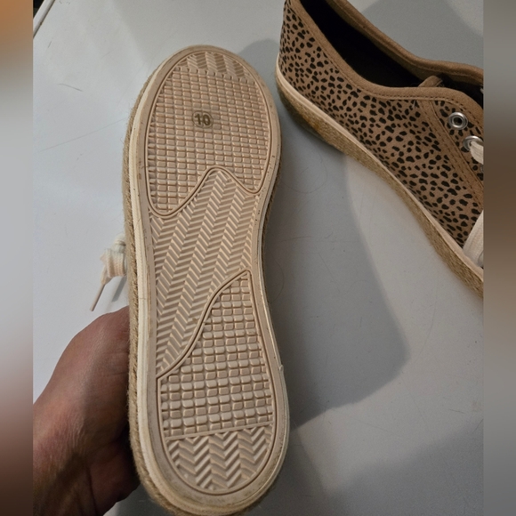 never worn sz 10 fashion sneakers - Picture 3 of 6